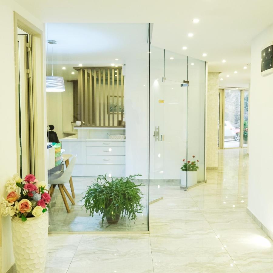 Aura Time Apartments Rafailovici Exterior photo